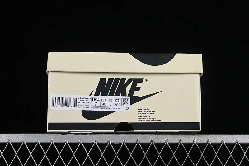 All Categories Air Jordan Jordan Series Basketball Shoes Air Jordan 1 Low Travis Scott x Air Jordan 1 Low OG AJ1 Joe 1 Reversed Overhook Joint Style Casual Sports Basketball Shoes DM7866-820